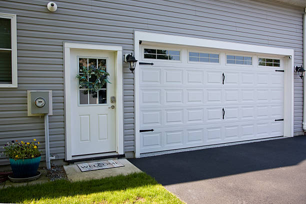 24/7 Emergency Garage Door Panel Replacement experts in Twin Lakes, VA